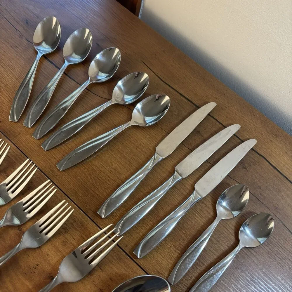 Oneida Camlynn Stainless Flatware Set 16 Pc Knives Forks Teaspoons Tablespoon